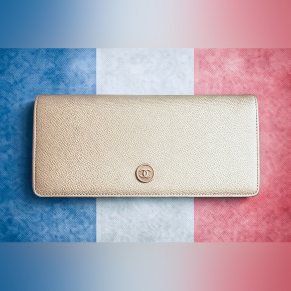 CHANEL Handbags - ✨CHANEL Silver Leather Wallet | Made In France | Vintage Collectible | Old 💵🔥✨